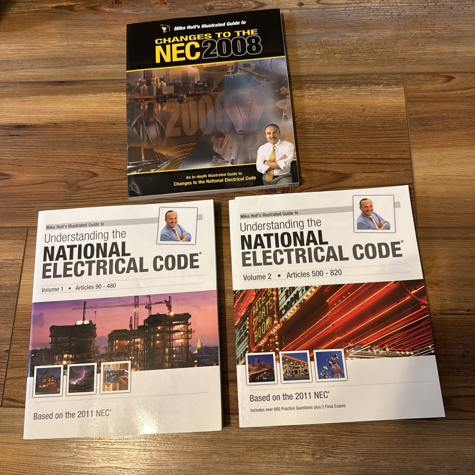 3 Lot Mike Holt’s Guide Understanding National Electrical Code & Changes Nec