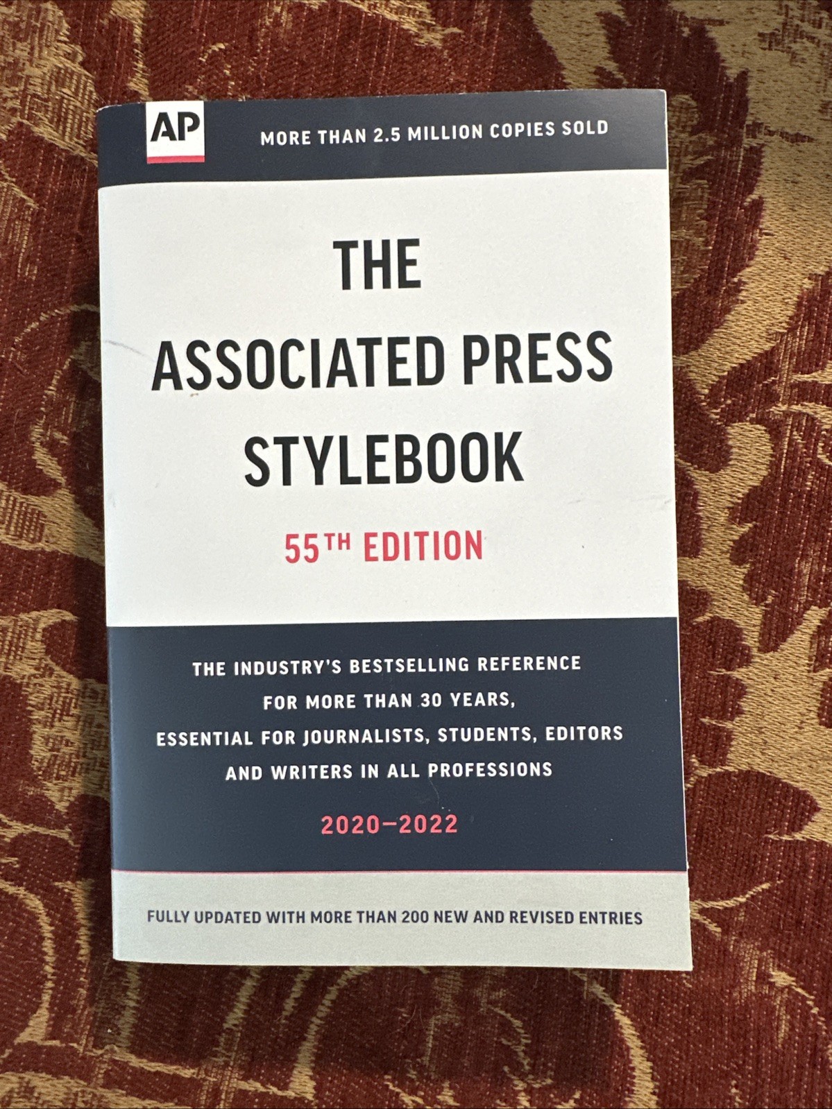Associated Press Stylebook : 2020-2022 by The Associated Press (2020, Trade…