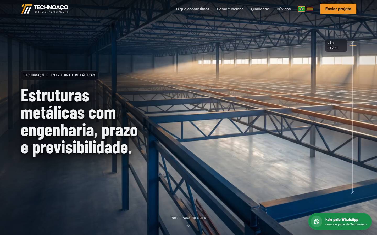 Página inicial do site da TechnoAço, com estrutura metálica iluminada e o título Estruturas metálicas com engenharia, prazo e previsibilidade